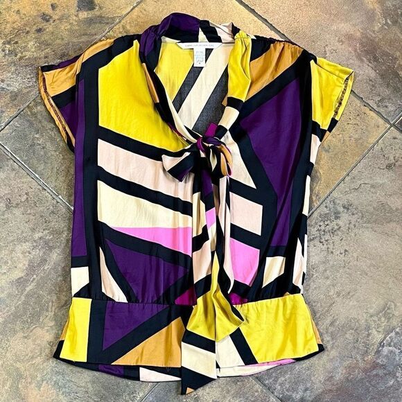 Diane Von Furstenberg Short Sleeve Waist Band Tie Neck Multicolor Silk Blouse Si - Picture 3 of 9